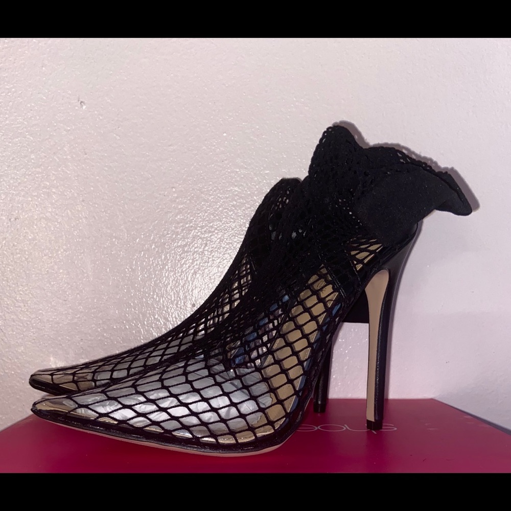 Heels - Picture 2 of 4